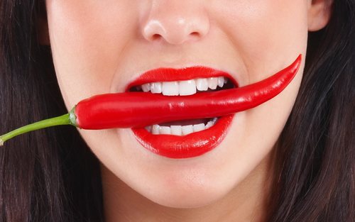 Білий язик і гіркота у роті – це ознака чого?