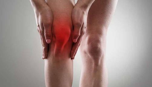 Чому болять коліна