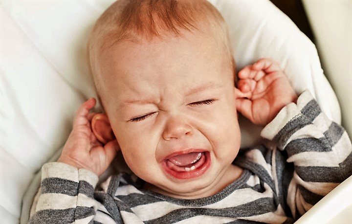 У Вашого малюка болять вушка?