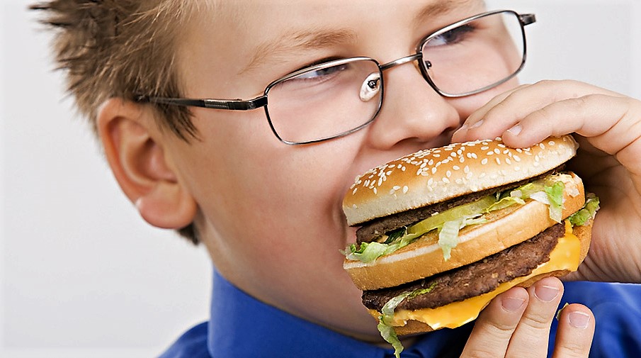 Дитяче ожиріння. Як цього уникнути?